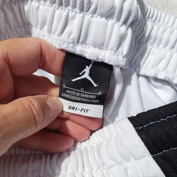 Nike basketball shorts size large - Picture 4 of 8